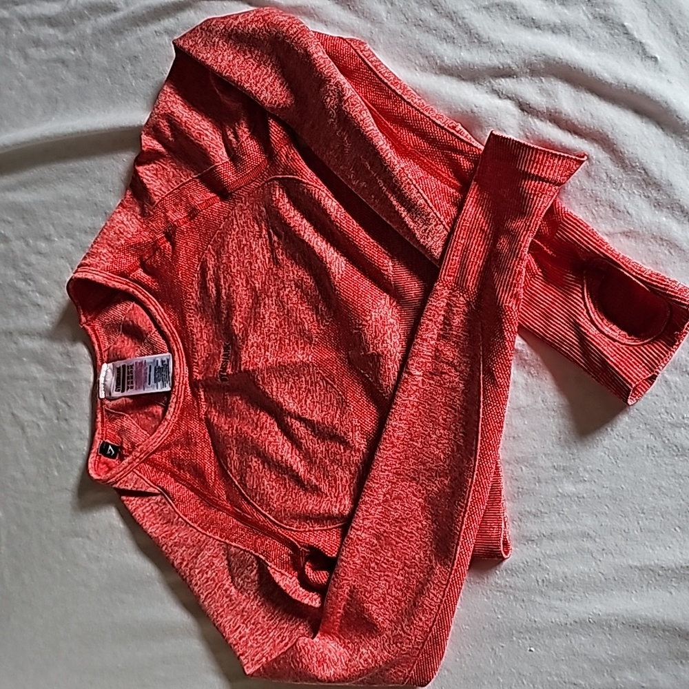 NWOT Gymshark top
